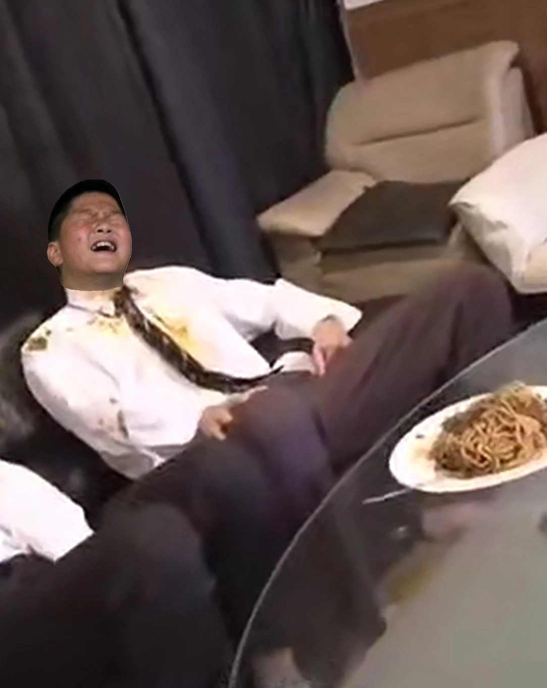 [壁纸]品鉴粪酱面 - 逸云网